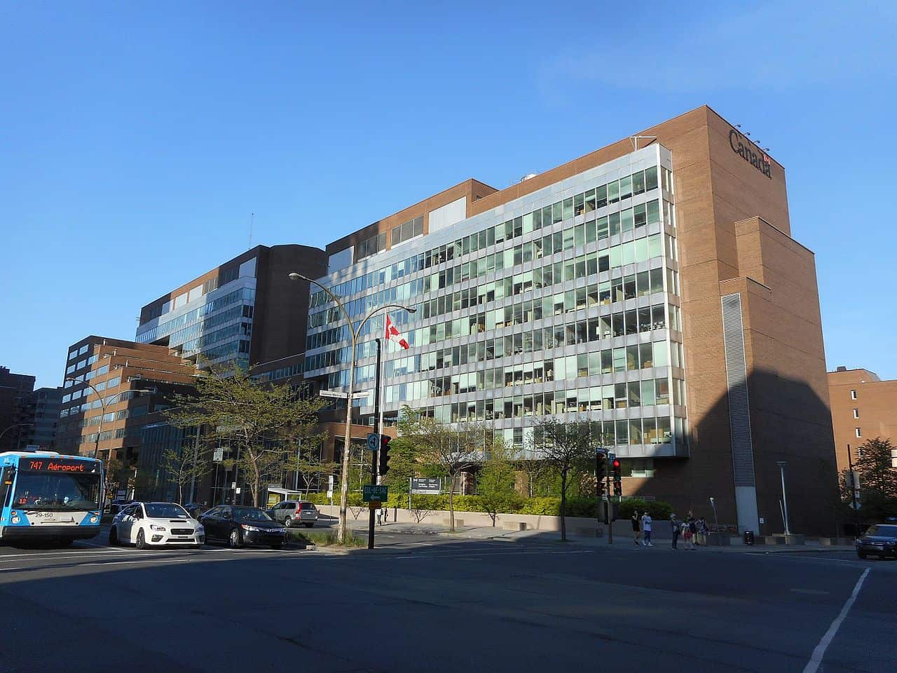 Complexe Guy Favreau 11